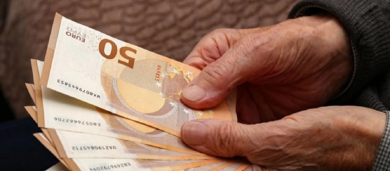 Πότε θα καταβληθούν οι συντάξεις του Αυγούστου - Οι ημερομηνίες για όλα τα Ταμεία